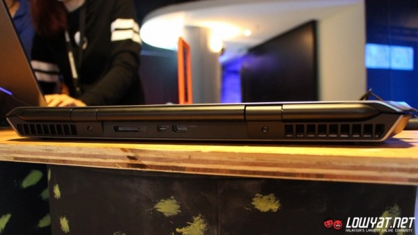2015 Alienware 17 Gaming Laptop Hands On 16