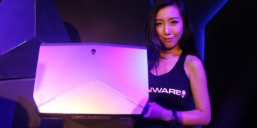 2015 Alienware 17 Gaming Laptop Hands On 22