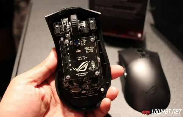 ASUS ROG Gladius Mouse Quick Look 05