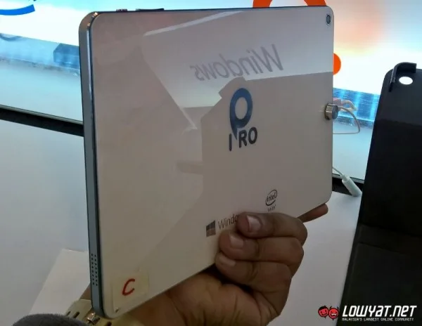 IPRO Livepad 8.9 Windows 8.1 Tablet 02