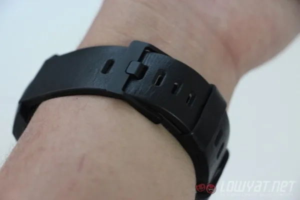 g-watch-r-review-4