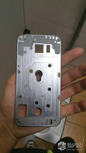 rumoured-galaxy-s6-metal-housing-1