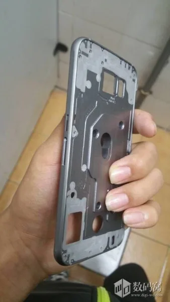 rumoured-galaxy-s6-metal-housing-4