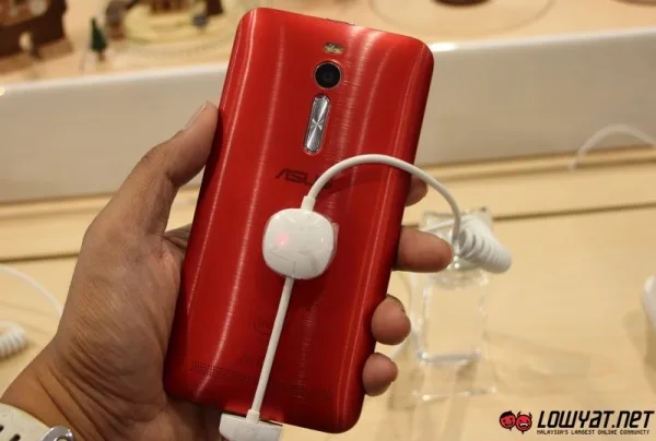 ASUS Zenfone 2 MWC 2015 01
