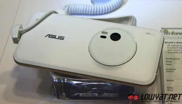 ASUS Zenfone Zoom MWC 2015 04