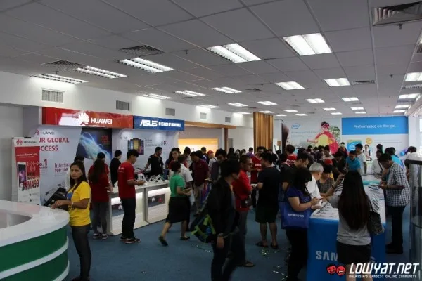DirectD Gadgets Mega Store 40