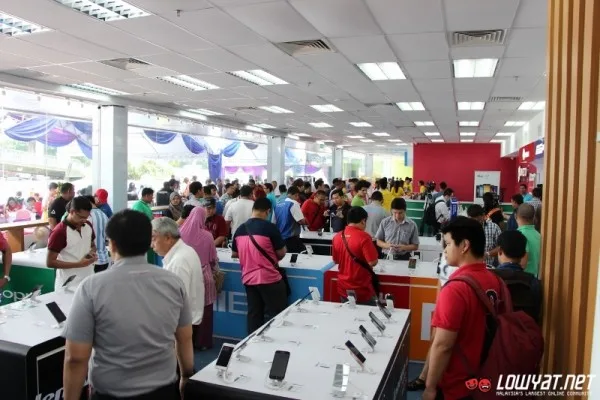 DirectD Gadgets Mega Store 46