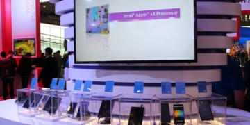 Intel Atom x3 Reference Design Devices 01