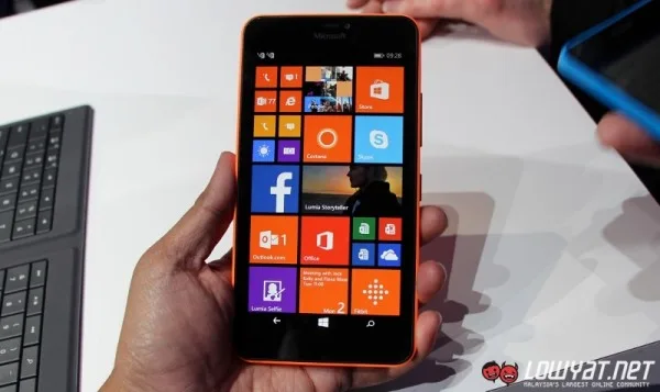 Microsoft Lumia 640 XL MWC15 05