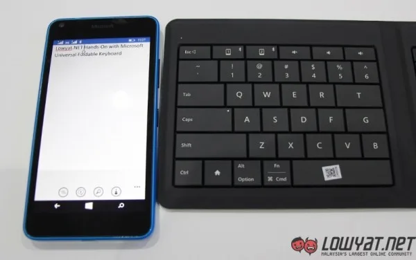 Microsoft Universal Foldable Keyboard Hands On 01