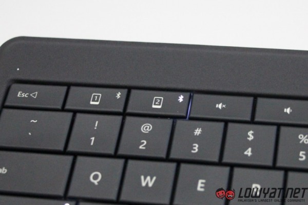 Microsoft Universal Foldable Keyboard Hands On 04