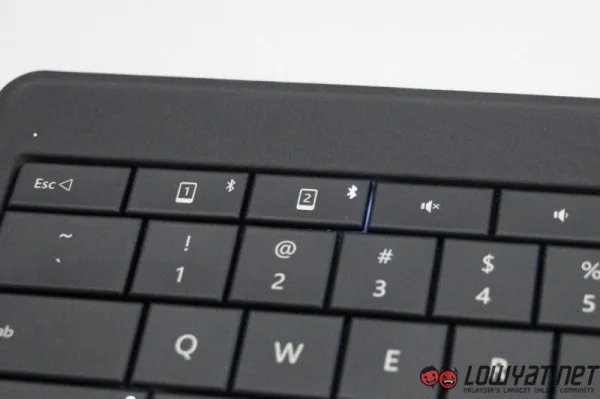 Microsoft Universal Foldable Keyboard Hands On 04