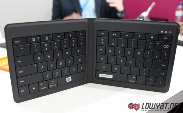 Microsoft Universal Foldable Keyboard Hands On 07