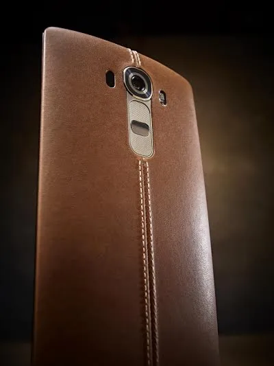 LG G4 Leather Alone