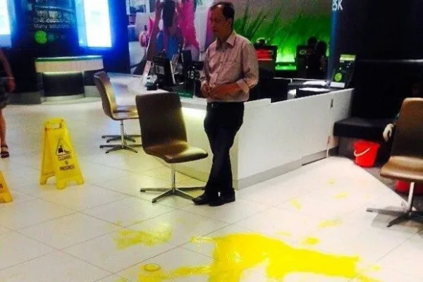 maxis-centre-splash-paint 2