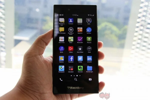 BlackBerry Leap ReviewIMG_9824-0011