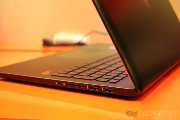 asus-rog-g501-hands-on-6