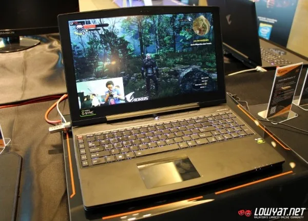 AORUS X5 Hands On 05