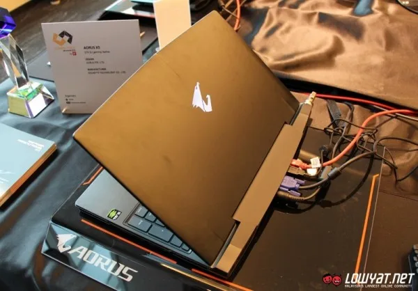 AORUS X5 Hands On 10
