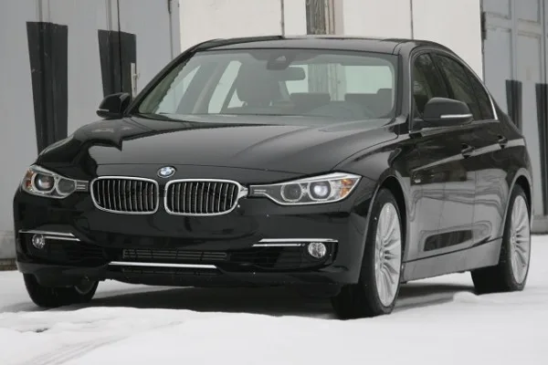 BMW_328i_F30_2012_vl_2