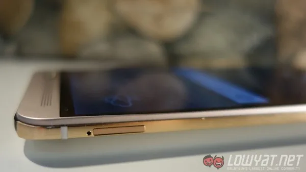 HTC One M9 Plus SIM Tray