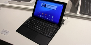 Sony Xperia Z4 Tablet with Bluetooth Keyboard BKB50 01