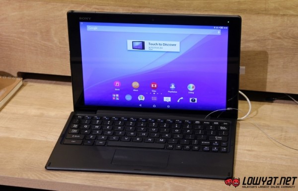 Sony Xperia Z4 Tablet with Bluetooth Keyboard BKB50 13