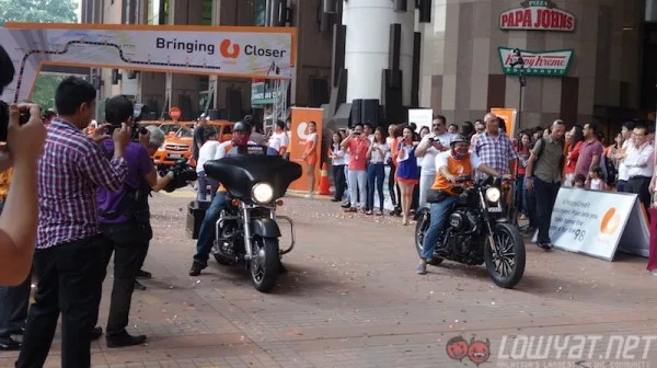 U Mobile Flagging Off Trucks