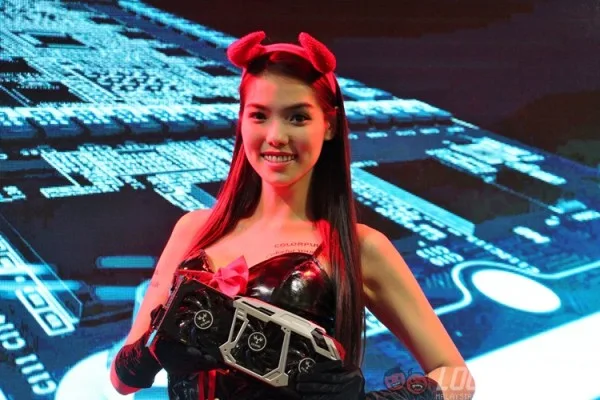 computex-2015-booth-babes-20
