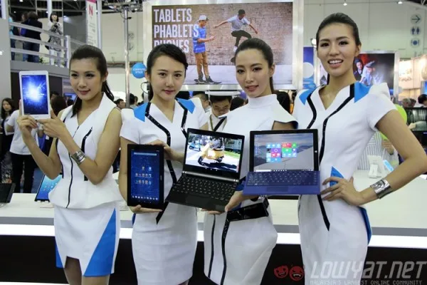 computex-2015-booth-babes-9