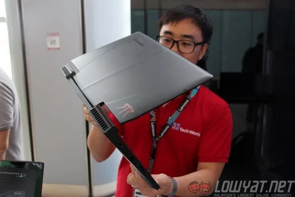 lenovo-rescuer-gaming-laptop-mechanical-keyboard-steelseries-mouse-5