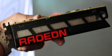AMD Radeon R9 Nano Eyes On 03