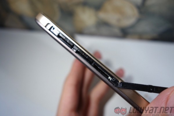 HTC One E9 Plus Sim and SD Slot
