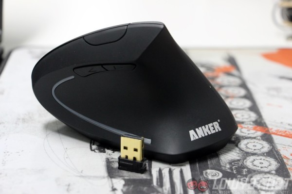 anker-wireless-vertical-ergonomic-mouse-8