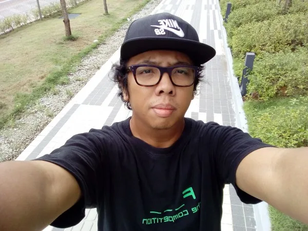 Lenovo A7000 Front Camera Sample 1