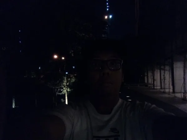 Lenovo A7000 Front Camera Sample 4