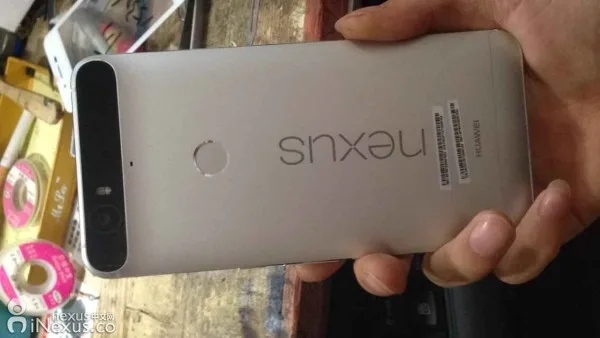 alleged-huawei-nexus-rear-shot