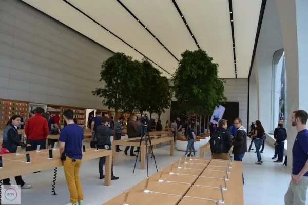 apple-store-brussels-3