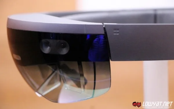 Microsoft HoloLens Eyes On 04