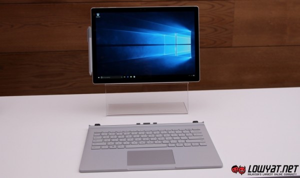 Microsoft Surface Book Hands On 03