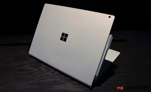 Microsoft Surface Book Hands On 11