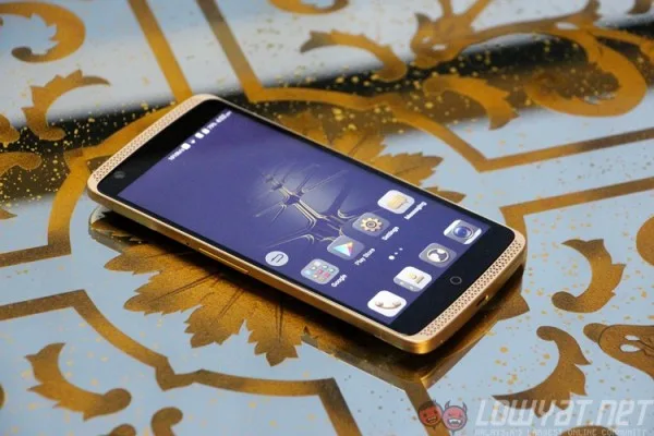 zte-axon-elite-1