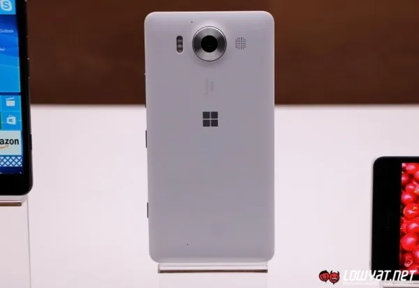 Microsoft Lumia 950 Eyes On 03