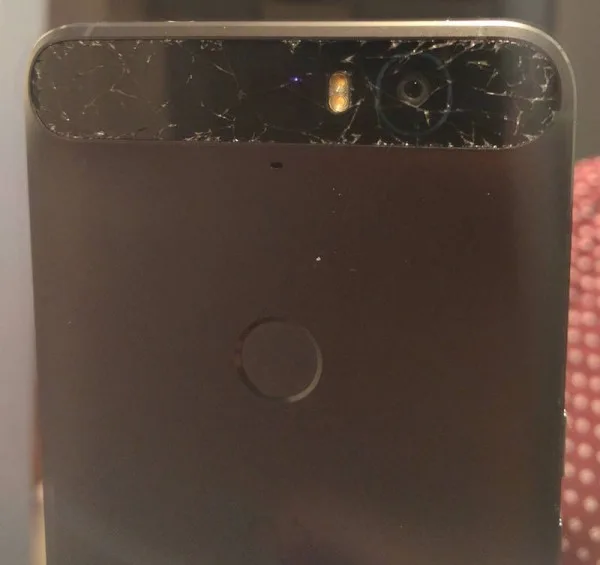 nexus-6p-glass-crack-1