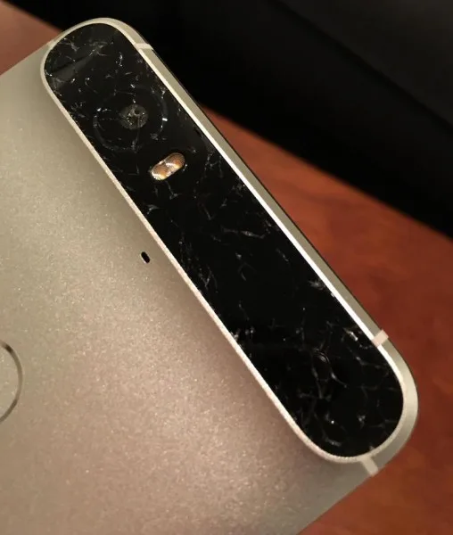 nexus-6p-glass-crack-3