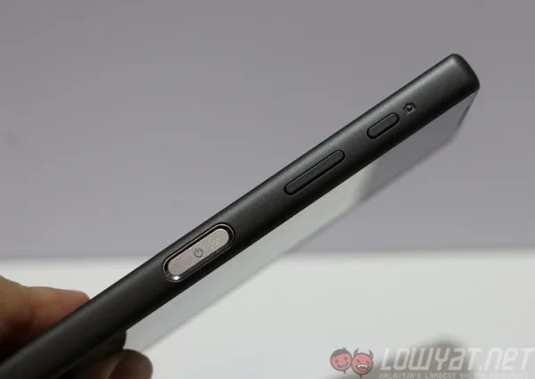 sony-xperia-z5-compact-4
