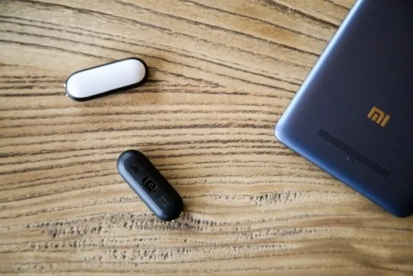 xiaomi-mi-band-1s-1