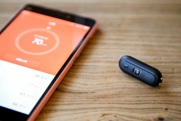 xiaomi-mi-band-1s-2
