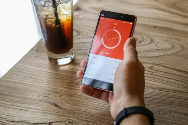 xiaomi-mi-band-1s-4