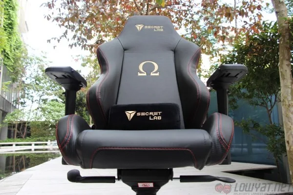 Secretlab Omega Stealth011